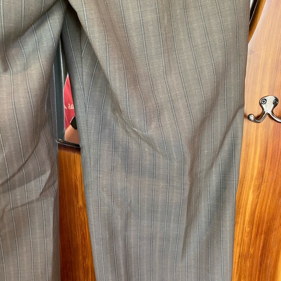 Anne Klein women’s size 8 brown striped suit - Picture 6 of 7